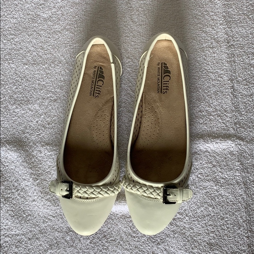 Cliffs by White Mountain, sz 8.5